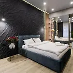 Royal Jacuzzi On Kostyushka 16 Apartment *
