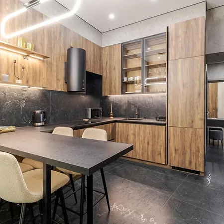 Royal Jacuzzi On Kostyushka 16 إلفيف