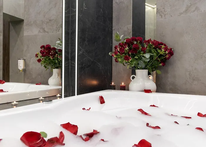 Royal Jacuzzi On Kostyushka 16 *