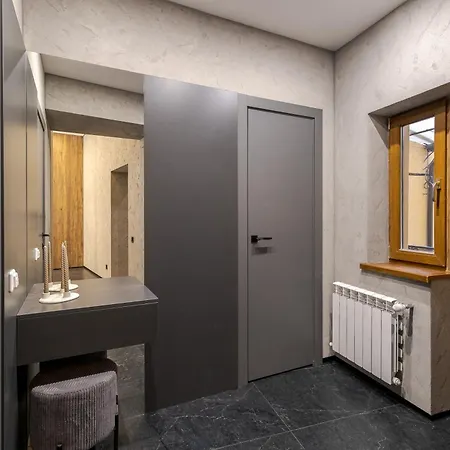 Royal Jacuzzi On Kostyushka 16 Apartmán *